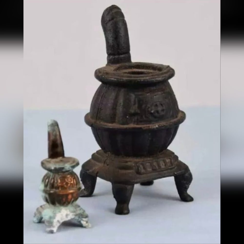 Two Mini Cast Iron Pot Belly Stoves- Vintage- Possibly Doll House Decor (?) 😁